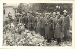 * T2 Léva, Levice; Katonai Temetés / Hungarian Military, Funeral Of A Soldier. Rusznák Photo - Non Classés