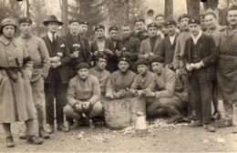 CPA 2798 - MILITARIA - Carte Photo Militaire - Un Groupe De Tankistes Du 551 ème RCC - Camp De CHALONS - Personen