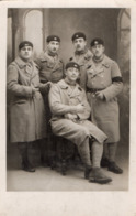 CPA 2800 - MILITARIA - Carte Photo Militaire - Un Groupe De Tankistes Du 551 ème RCC - Camp De CHALONS - Personnages