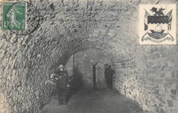 Thème   Gardes Ou Tambours De Ville.  Le Château D'Hardelot 62   Et Son Garde.Une Cave   (voir Scan) - Sonstige & Ohne Zuordnung