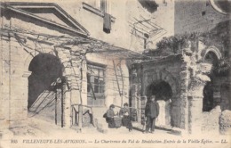 Thème   Gardes Ou Tambours De Ville. Villeneuve Les Avignon  84 Entrée De La Vieille église      (voir Scan) - Andere & Zonder Classificatie