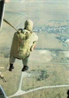 PARACHUTISME LA SORTIE - Parachutting