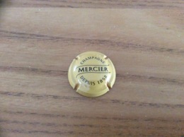 Capsule CHAMPAGNE "MERCIER DEPUIS 1858" (noir Sur Fond Jaune) - Mercier