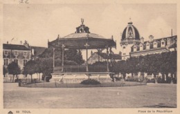 Cp , 54 , TOUL , Place De La Répubique - Toul