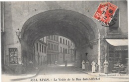 LYON La Voute De La Rue Saint Michel - Otros