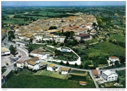 Carte Postale 47. Monflanquin  Vue D'avion Trés Beau Plan - Monflanquin