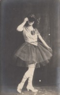 Fêtes - Jeune Fille - Déguisement - Carnaval - Carte-Photo - Carnevale