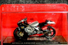 Moto APRILIA RSW 250 Marco MELANDRI 2002 - 1/24 - NEUF Sous Blister Et Carton - Motorfietsen