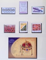 ** 1999-2005 Gyűjtemény Lindner Falcmentes Előnyomott Albumban, Tokkal (névérték/ Postal Value 54.000) / Collection In H - Autres & Non Classés