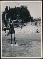 1932 Kinszki Imre (1901-1945) Budapesti Fotóművész Hagyatékából, Aláírt, Vintage Fotóművészeti Alkotás (Ballspieler), Sa - Sonstige & Ohne Zuordnung