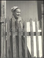 Cca 1940 Endresz Antal (?-?) Fotóművész Hagyatékából Jelzés Nélküli, Vintage Fotóművészeti Alkotás (Kerítés Mellett), 40 - Altri & Non Classificati