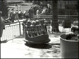 Cca 1958 Budapest, Vidámpark, Metzler Ottó Vintage Fotója, 30x40 Cm - Sonstige & Ohne Zuordnung