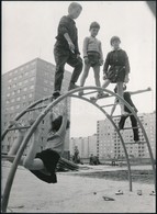 1972 Budapest, Újpalota, Lakótelepi Játszótér, Sajtófotó, 18×13 Cm - Other & Unclassified