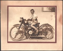 Cca 1930 Kisfiú Mátra Motorkerékpáron, Kartonra Kasírozott Fotó, 17×23 Cm - Other & Unclassified