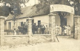 T2 1926 Balatonfüred, Niederecker Ferenc Vendéglője A Fogashoz. Csoportkép. Vidovits Fotó-specialista, Photo - Non Classés