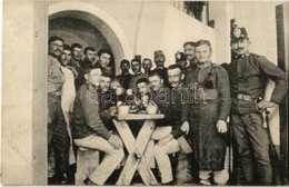 T2 1912 Arad, Katonák étkezés Közben A Laktanyában. Hirschl és Heimann Kiadása / Soldiers During Lunch In The Military B - Non Classés