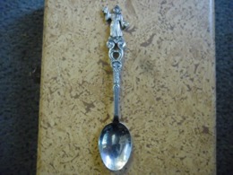 CUILLERE 11,6 Cm En  Métal Argenté - Curé écclésiastique - Spoons