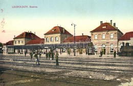 * T2/T3 Lipótvár, Újvároska, Leopoldov; Stanica / Vasútállomás, Gőzmozdony, Katonák / Bahnhof / Railway Station, Locomot - Non Classés