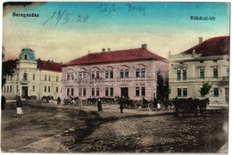 T2/T3 1920 Beregszász, Berehove; Rákóczi Tér, Pénzügyi Palota és Posta Hivatal, Piaci árusok Szekerekkel / Square, Finan - Unclassified