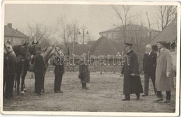 ** T2/T3 Horthy Miklós Bevonuláskor Egy Felszabadított Város Fő Terén / Horthy During The Entry Of The Hungarian Troops  - Unclassified