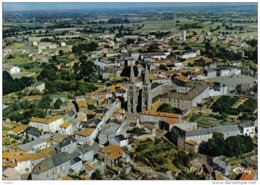 Carte Postale 79. Mauleon  Vue D'avion Trés Beau Plan - Mauleon