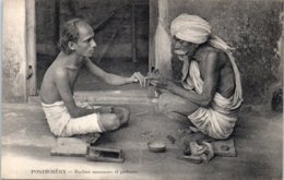 ASIE  - INDE - Pondichéry -- Barbier Manucure Et Pédieure - Indien