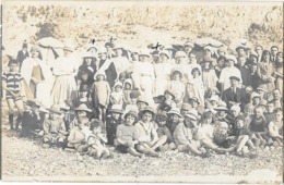 AULT (80) Carte Photo Groupe Sur La Plage Gros Plan - Ault