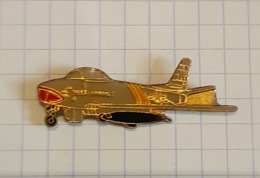 Pin's Pins  AVION MILITAIRE HELL ERBUST - HELL ER BUST - Avions