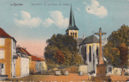 63 - Manzat - La Place De L'eglise - Manzat