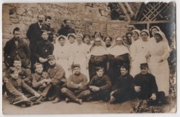 Carte Photo 30 SOMMIERES Militaria Groupe De Soldats Blessés Hôpital Couvent Des Ursulines écrite Par Une Infirmière - Sommières