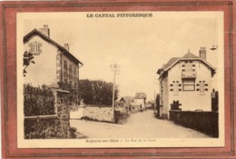 CPA - ARPAJON-sur-CERE (15) - Aspect De La Rue De La Gare En 1933 - Arpajon Sur Cere