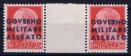 Italy: Napoli Gutter Pair Sa 10 Hinge/MH In The Middle - Ocu. Anglo-Americana: Napoles