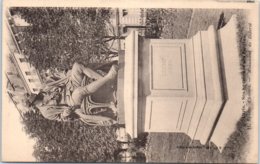 Delcampe - 75 PARIS - Squares D'Anvers - Monument De Diderot - Statuen