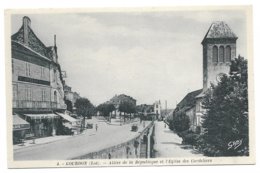 CPA LOT 46   GOURDON   Allées De LaRépublique Et L'Eglise Des Cordeliers - Gourdon