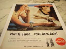 ANCIENNE PUBLICITE VOICI LA PAUSE PLAGE COCA COLA 1960 - Affiches Publicitaires