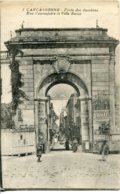 CPA - CARCASSONNE - PORTE DES JACOBINS - RUE COURTEJAIRE ET VILLE BASSE (1917) - Carcassonne