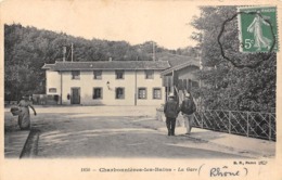 Charbonnières Les Bains         69    Extérieur De La Gare             ( Voir Scan) - Charbonniere Les Bains