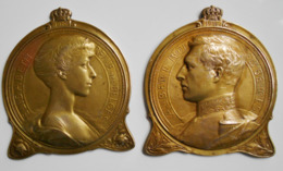 Médaillons En Bronze Albert Et Elisabeth De Belgique 1916 Par Charles Samuel . - 1914-18