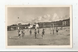 TREGASTEL PRIMEL (FINISTERE) 816 CARTE PHOTO SUR LA PLAGE PARTIE DE VOLLEY - Primel