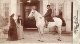 Photo Cavalier Chasse à Courre En Belgique à Coubrai Tournai Avec Femmes.Photo Ruys Moretz - Anonyme Personen