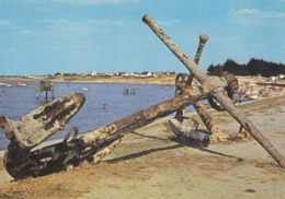 Postcard La Plaine Sur Mer Vieilles Ancres Sur La Plage De La Tara My Ref  B23858 - La-Plaine-sur-Mer