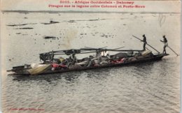 AFRIQUE -- DAHOMEY --  Pirogue Sur La Lagune Entre Cotonou Et Port Novo - Dahomey