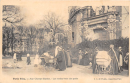 PARIS VECU-AUX CHAMPS-ELYSEES- LES RENDEZ-VOUS DES PETITS - Autres & Non Classés