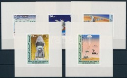 ** 1977 Űrkutatás Mi 552-556 Vágott Blokksor - Sonstige & Ohne Zuordnung