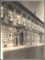 Cca 1930-1940 Budai Vár, Úri Utca 48-50., Berényi-Zichy Palota Bejárata, Nagyméretű Fotó, Jelzés Nélkül, 39x29 Cm - Otros & Sin Clasificación