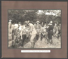 1915 Cserkészavatás és Csapatszemle A Nagykovácsi-réten 1915. Júniusában, 2 Db Kartonra Ragasztott Fotó, 16×22 Cm - Scouting