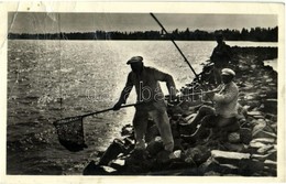 * T3 1947 Balaton, Horgászás (gyűrődések / Creases) - Unclassified
