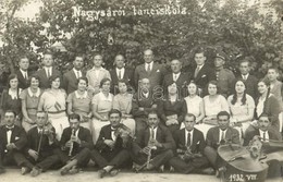 ** T2 1932 Nagysáró, Velké Sarovce (Sáró, Sarovce); Nagysárói Tánciskola Csoportképe Cigány Zenészekkel / Dance School,  - Sin Clasificación