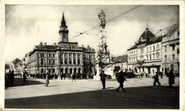 T2/T3 1941 Újvidék, Novi Sad; Városháza, Szentháromság Szobor, Alga Szálloda, Rendőr, üzletek / Town Hall, Holy Trinity  - Ohne Zuordnung