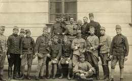 T1/T2 1915 Miskolc, III. Honvéd Kerület Egy évi önkéntesi Osztag Katonái Kenyérrel / WWI K.u.K. Hungarian Military, Sold - Sin Clasificación